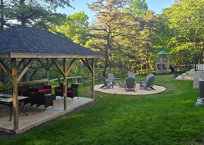 Peaceful Pocono Home With Hot Tub, Gym, & Office