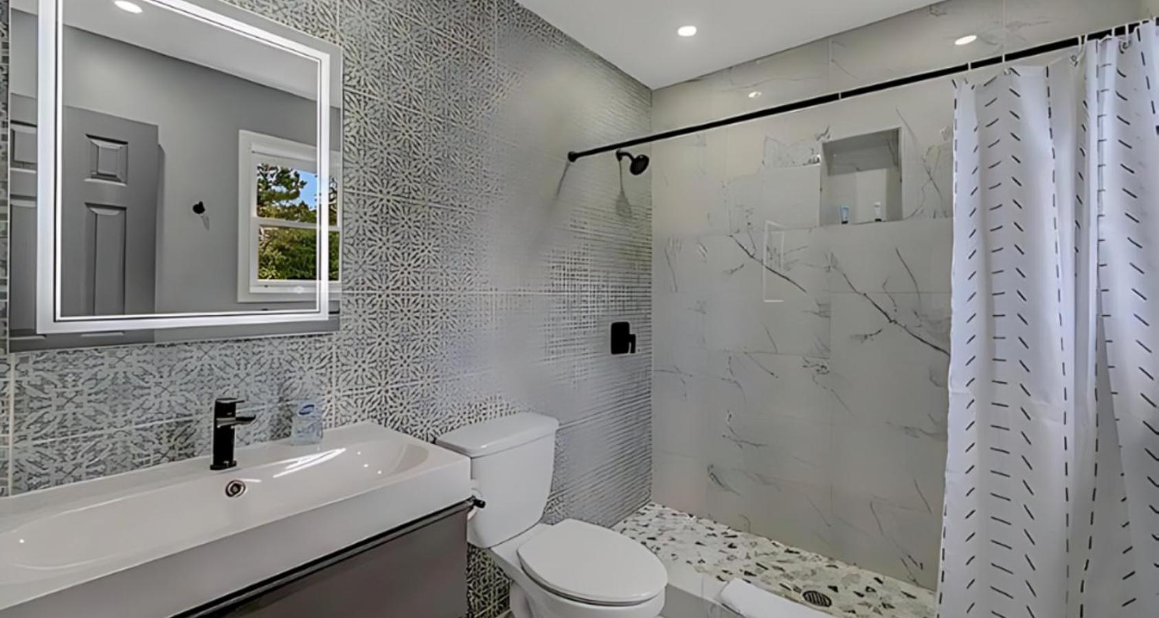 Holiday home Peaceful Pocono With Hot Tub, Gym, & Office *
