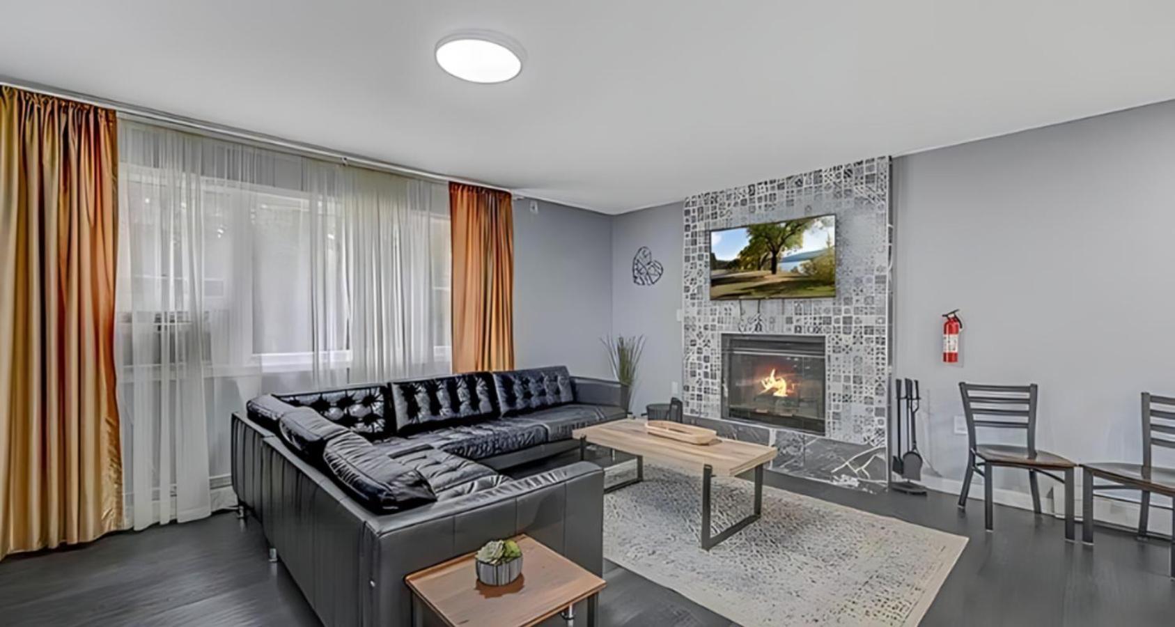 Peaceful Pocono With Hot Tub, Gym, & Office * Long Pond