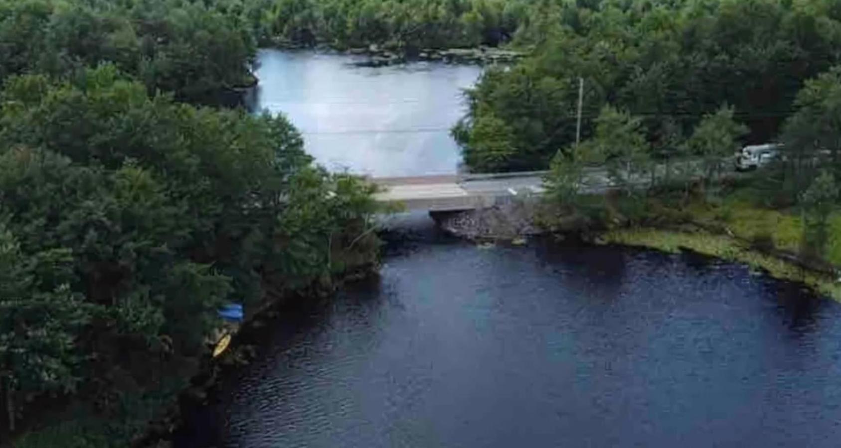 Peaceful Pocono With Hot Tub, Gym, & Office Holiday home *