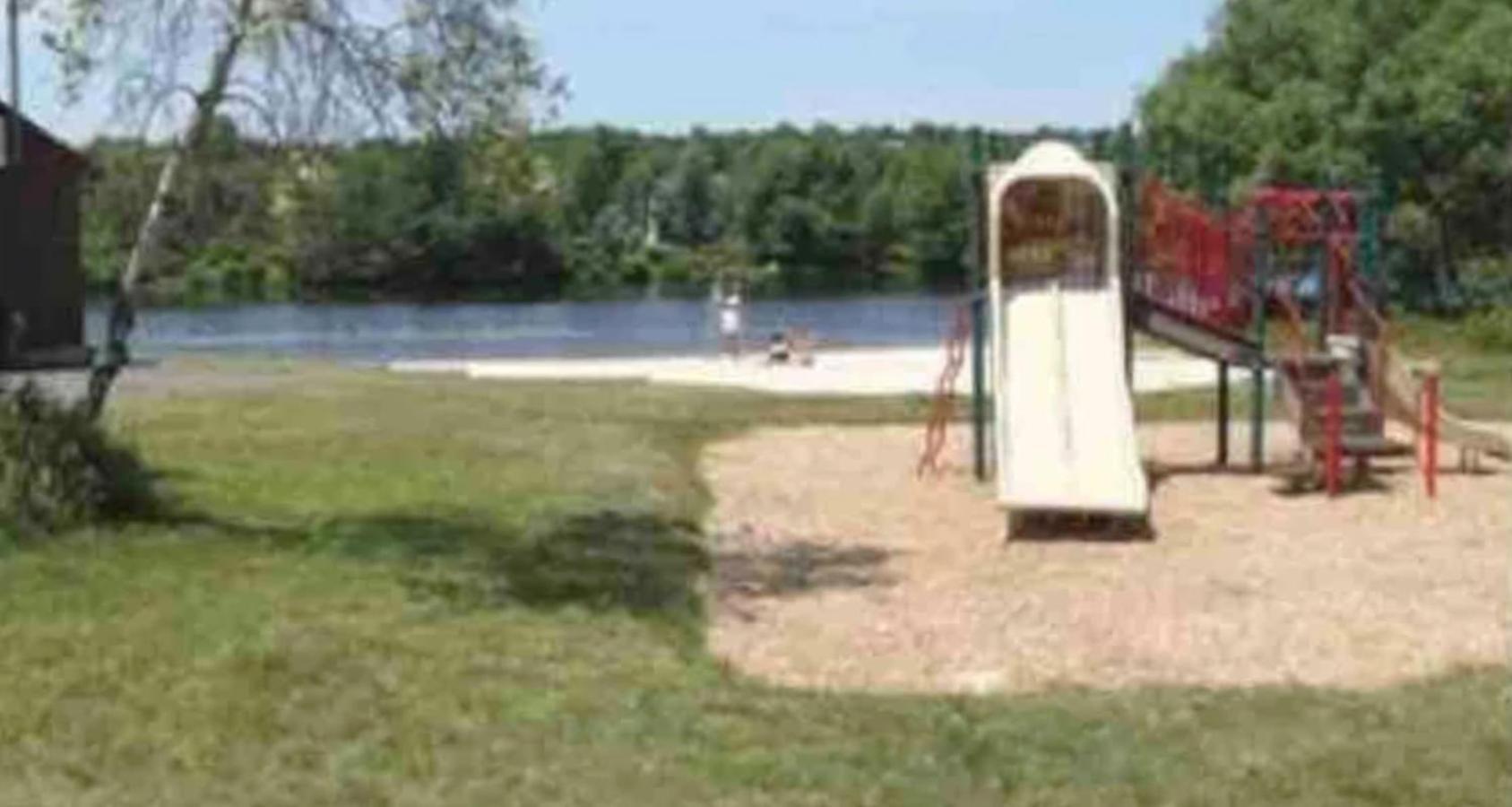 Peaceful Pocono With Hot Tub, Gym, & Office Holiday home *