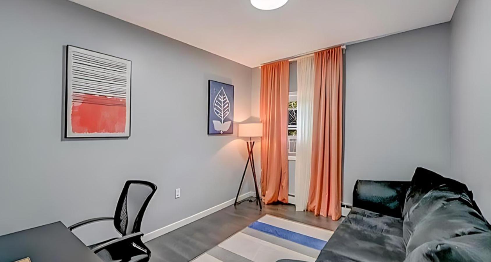 Holiday home Peaceful Pocono With Hot Tub, Gym, & Office *