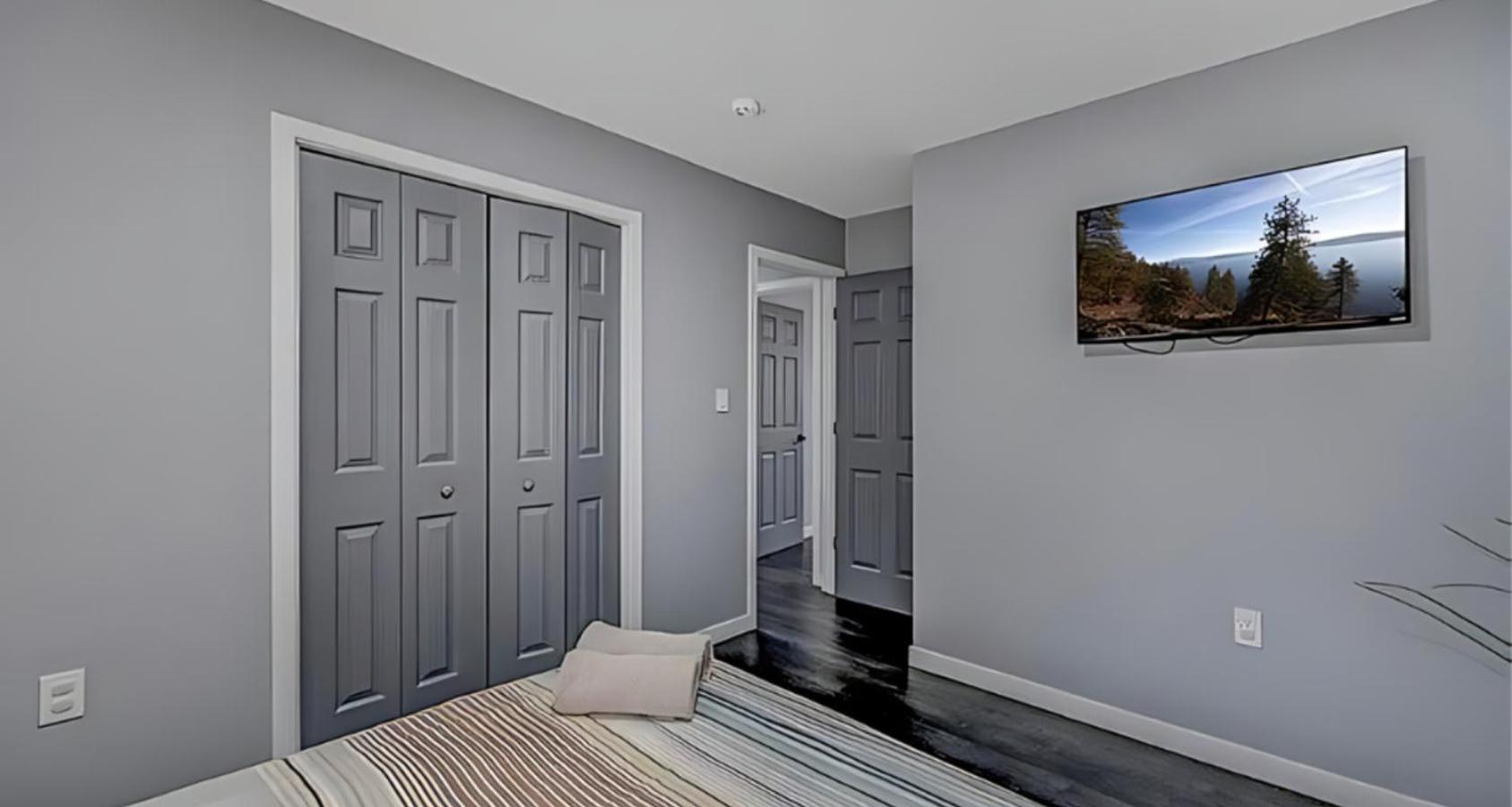 Holiday home Peaceful Pocono With Hot Tub, Gym, & Office Long Pond