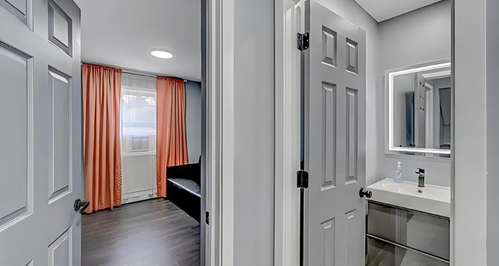 Holiday home Peaceful Pocono With Hot Tub, Gym, & Office